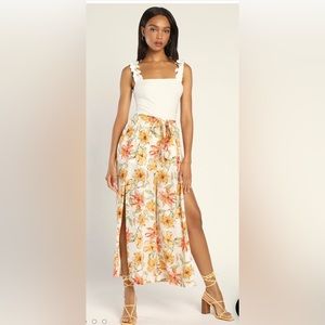 NWT Vibrant Blooms White Floral Print Flyaway Wide-Leg Pants